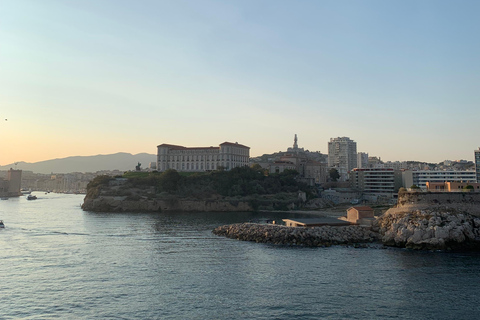 Marseille: Discover the Old Port and the Panier Neighborhood Marseille: Discovery of the Old Port and the Panier Neighborhood