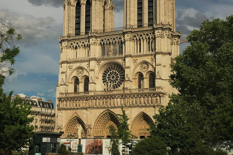 Paris: Notre Dame Interior Guided Tour with Entry Included Private Guided Interior Tour in English