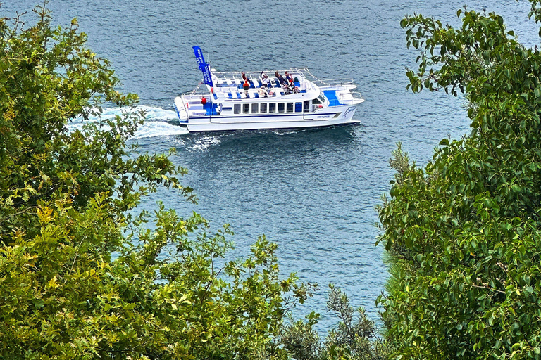 San Sebastian: Panoramakatamaran Tour über die Bucht und die KüsteSan Sebastian: Katamaran-Panoramatour über die Bucht und die Küste