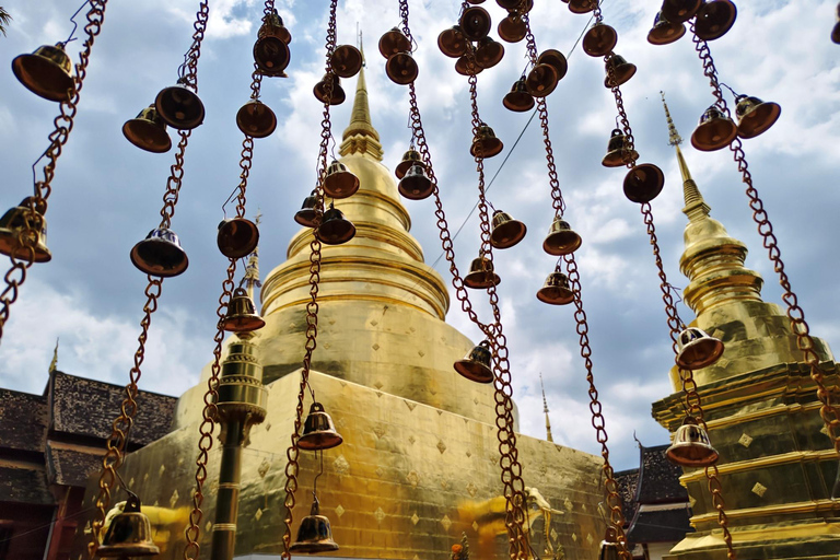 Old Chiangmai city & temples walking tour: (3 hours/1.7 km.)