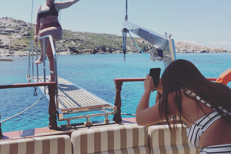 Mykonos Half-Day Swimming to Delos & Rhenia– Starts at 13:30 Mykonos: Half day cruise to Delos & Rhenia islands