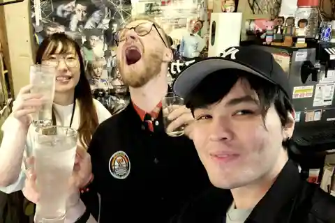 Faites la tournée des bars : Créez des souvenirs inoubliables avec les guides de TOMODACHI !