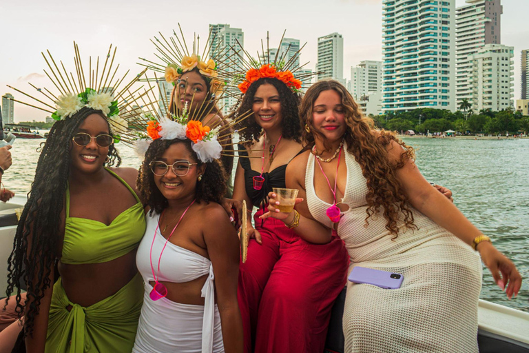 Carthagène : visite de la baie avec open bar, coucher de soleil et discothèqueCarthagène : excursion dans la baie avec open bar, coucher de soleil et soirée disco