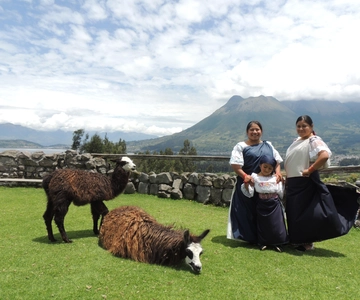 Otavalo Sightseeing and Handcrafts Market Day Tour