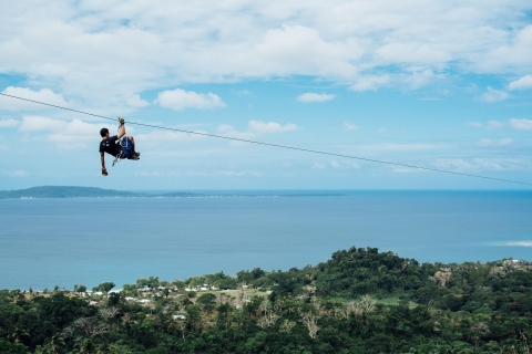 Zipline dans la jungle de VanuatuZip Trek Zipline avec transfert