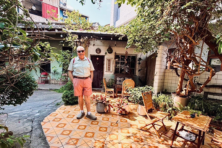 Kaohsiung：Mindful Day Journey–Temple, Art Café & Old Street