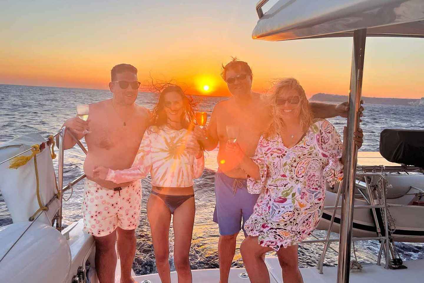 Lúxusá sigling um Santorini með grískum máltíð