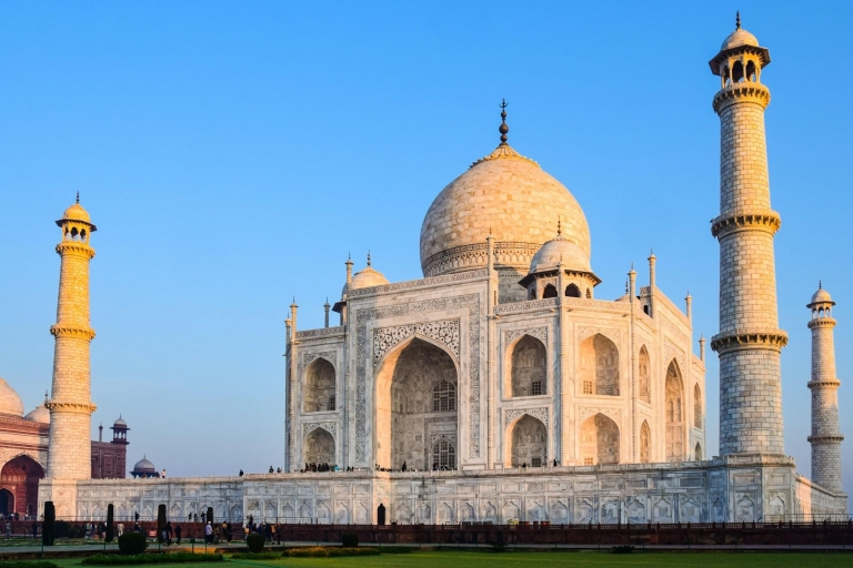 From Delhi: Taj Mahal Private Day Trip By Express Train Executive Class Tour without Lunch and Entry Fee