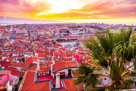 Découvrez l'histoire de Lisbonne à bord d'un tuk-tuk.Visite historique de Lisbonne en tuk-tuk électrique