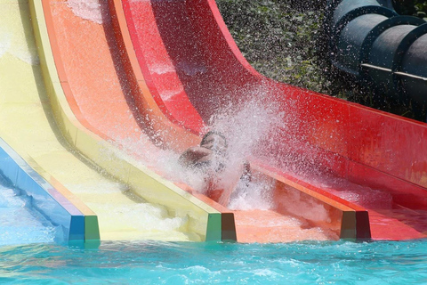 Von Chania oder Rethymno: Limnoupolis Water Park TripEintrittskarte für den Wasserpark mit Mittagessen - kein Hoteltransfer