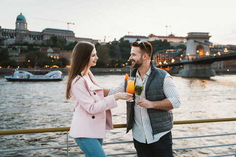 Budapest: Crucero nocturno y cena con bebida de bienvenidaNuevo Menú Tradicional Húngaro 1