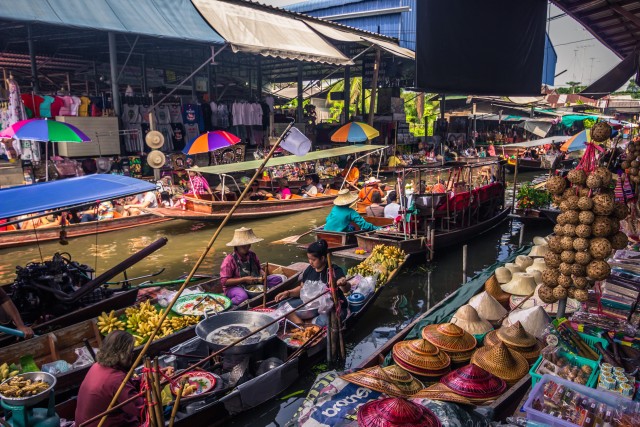 Bangkok: Discover Damnoen Saduak & Maeklong Railway Markets