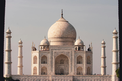 Desde Delhi: Visita al Taj Mahal al amanecer y al Fuerte de Agra en coche con aire acondicionado