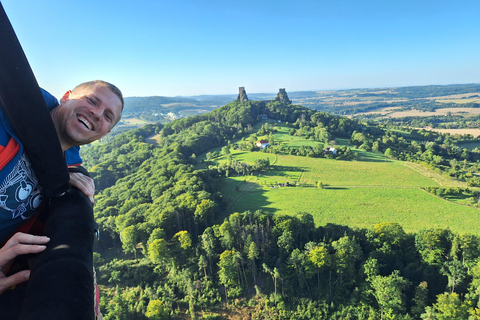 From Prague: Balloon ride with Champagne & Picnic