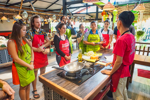 Chiang Mai: Traditional Thai-Akha Cooking Class& Market Tour Afternoon Cooking Session (4.30pm)