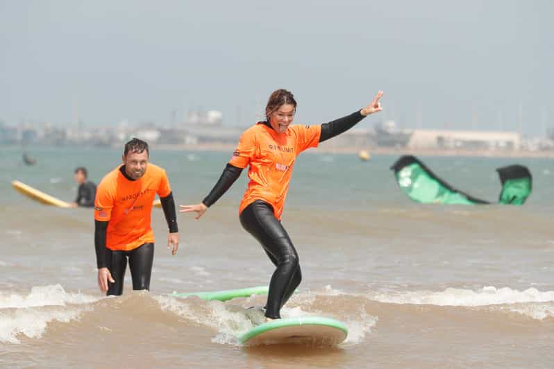 Essaouira : Cours De Surf Avec Bleukite - surf