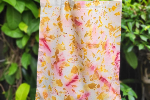 Jakarta: Creative textile art workshop with local flowers in a gallery