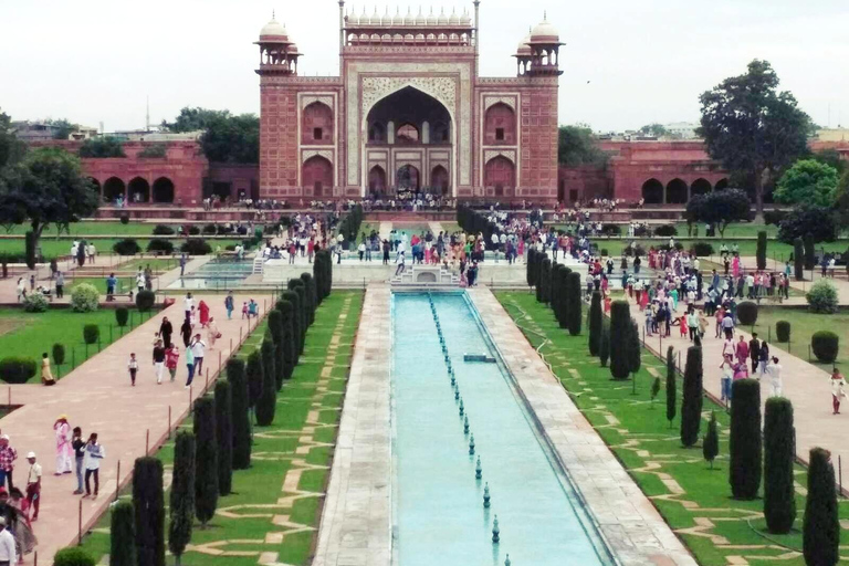 Hyderabad Agra Same Day Private Trip with return flights Pick up+Drop off+Car+Guide