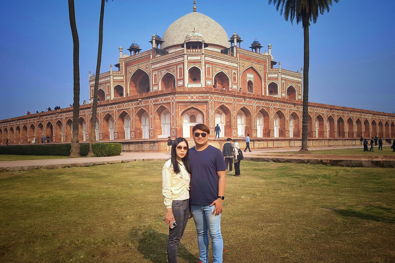 Delhi : visite citadine privée d'une journée ou d'une demi-journée à Old et New DelhiVisite d'une journée complète de l'Ancienne et de la Nouvelle Delhi (voiture + guide)