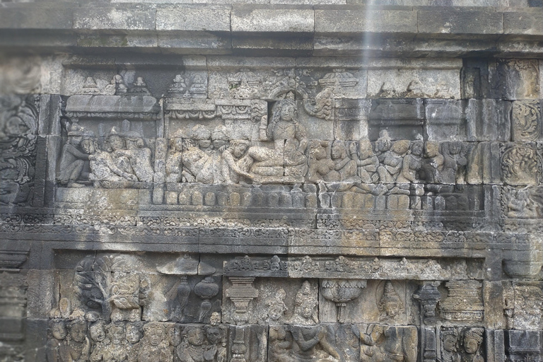 Yogyakarta: Excursão de um dia aos templos de Borobudur e Prambanan