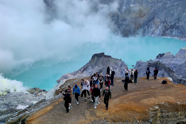 Malang: Tumpaksewu, Mount Bromo, Mount Ijen, Bali 3-Day Tour Private Homestay & Hotel