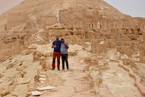 Guerre Stellari e tramonto nel deserto a Ksar Ghilane