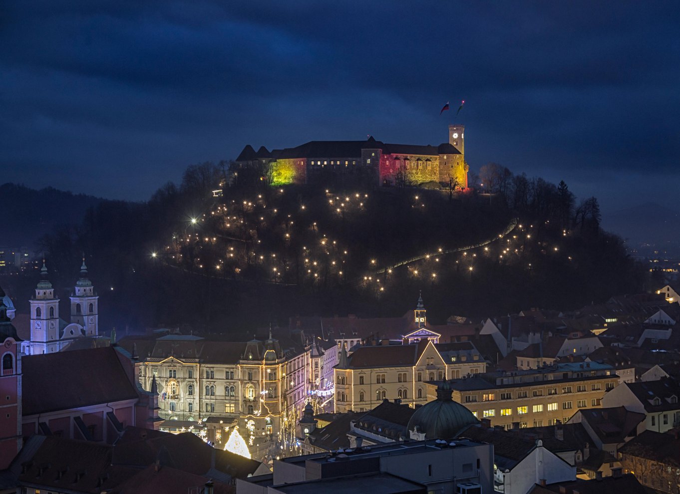 Ljubljana: Billet til slottet med valgfri tur med kabelbanen