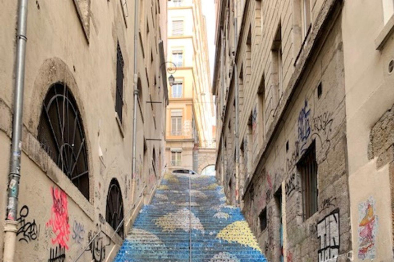 Lyon : Walking tour of the “Traboules” - Slopes Croix-Rousse Walking Tour in FRENCH