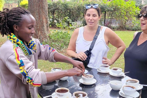 Nairobi: Tour della fabbrica e della fattoria del caffè con trasferimento