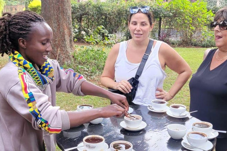Nairobi: Tour della fabbrica e della fattoria del caffè con trasferimento
