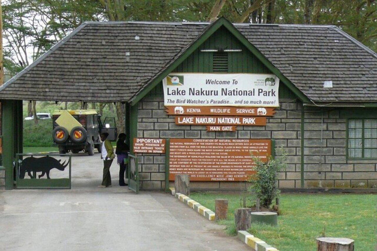 Nairobi: Lake Nakuru National Park Day Trip with Game Drive