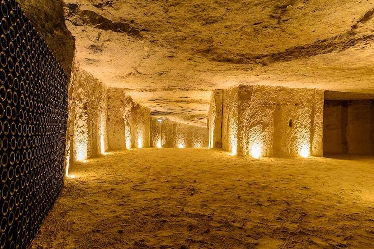 Cellars, L'Expérience Royale & Souterraine Wine Cellars, the Royal Experience & Underground Tour