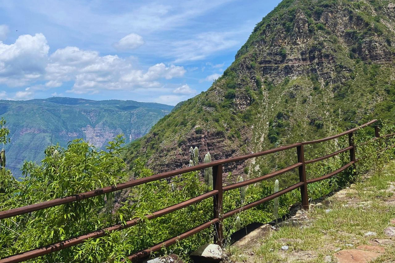 Extreme Trekking by Camino Real: Barichara- Chicamocha Canyon Full Day