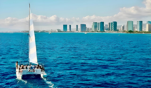 From Waikiki: Weekend BYOB Sightseeing Sail to Diamond Head