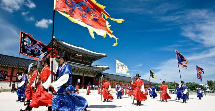 Soul: Gwangjang Tour: palác Gyeongbok, vesnice Bukchon a Gwangjang