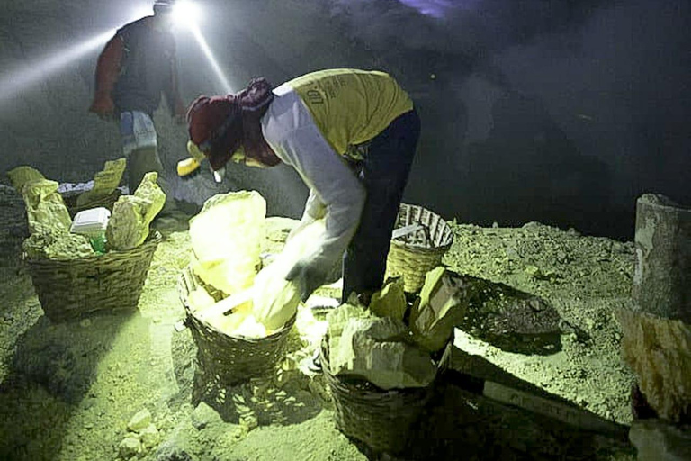 Bali or Banyuwangi: Mount Ijen Blue Fire Hiking Bali to Mount Ijen and back to Bali