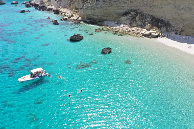 Cagliari: Båttur, 4 stopp, simning, snorkling och 1 spritzCagliari: båttur, 4 stopp, simning, snorkling och 1 spritz