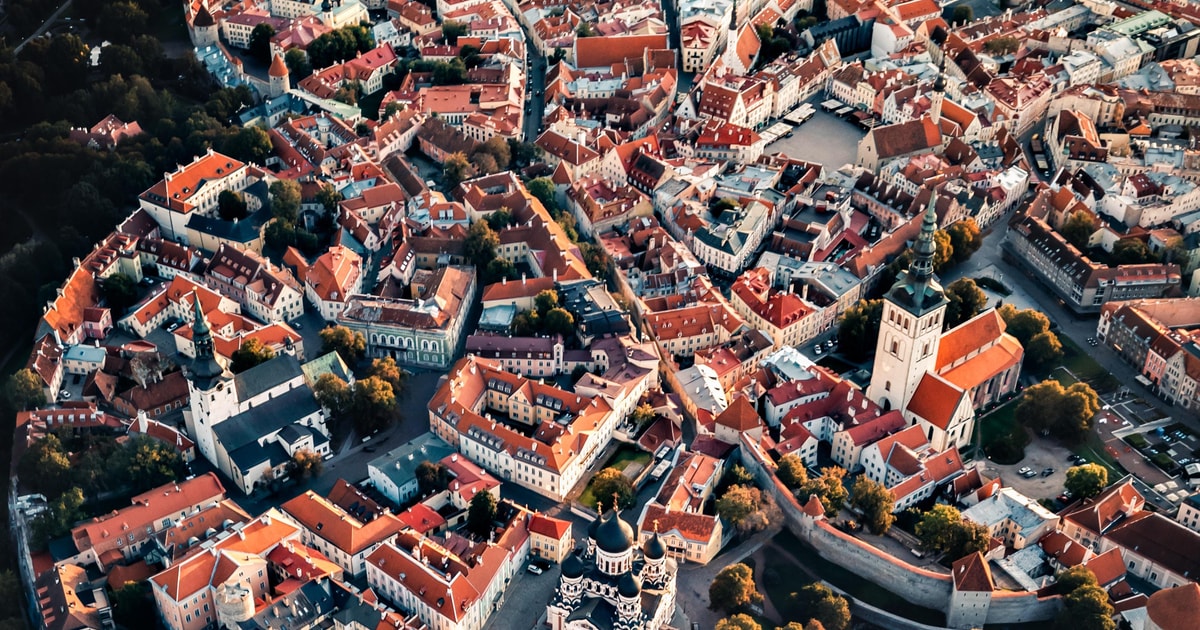 Riga - Tallin: Transfer and Tour through beautiful landmarks | GetYourGuide