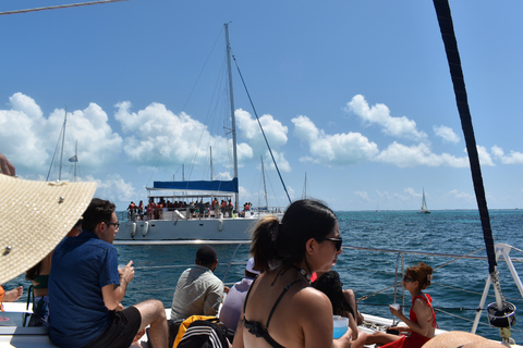 Isla Mujeres: Catamaran Tour with snorkel and Playa Norte Only Entrance No Transportation