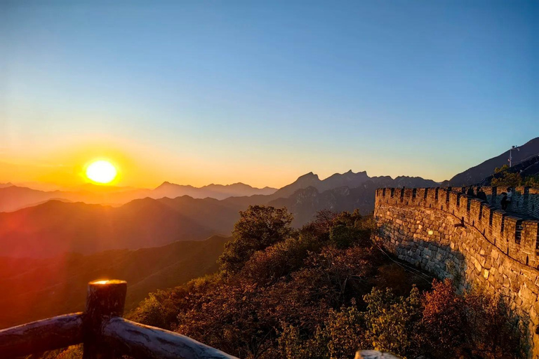 Beijing: Private Mutianyu Great Wall Evening Experience