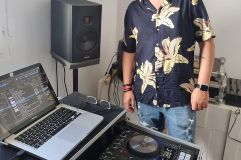 Ibiza: Beginner DJ Lesson & Café del Mar Sunset Ibiza: DJ lesson, sunset and party at Cafe del Mar