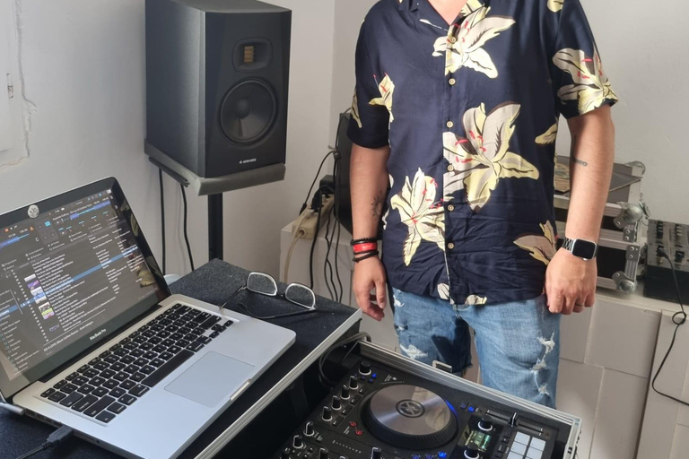 Ibiza: Beginner DJ Lesson & Café del Mar Sunset Ibiza: DJ lesson, sunset and party at Cafe del Mar