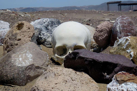 From Nazca: Chauchilla Cemetery Tour and Artisans Workshop