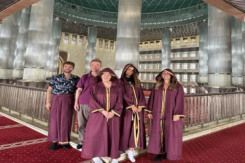 Jakarta Walking Tour: Explore Jakarta as the Locals do