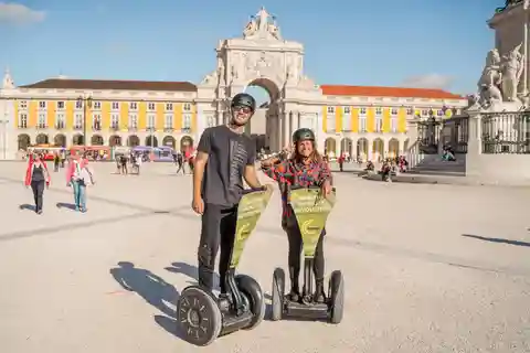 Lissabon: Mittelalterliche Segway-Tour durch Alfama und Mouraria