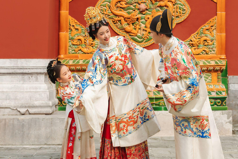 Beijing: Ming Dynasty Costume Experience Families or Couples 3 person - Ming Dynasty Chinese costume experience