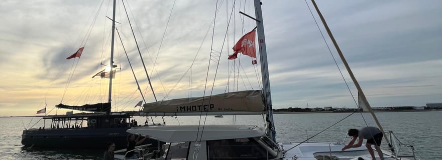 La Flotte en Ré - 2 heures de croisière nocturne en catamaran