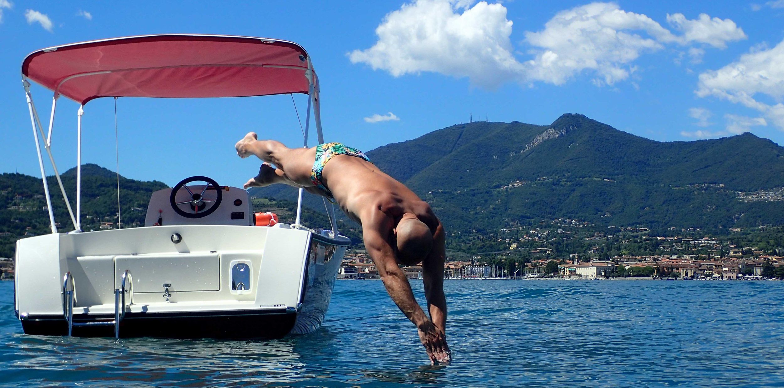 San Felice: E-Boot-Vermietung ohne Lizenz