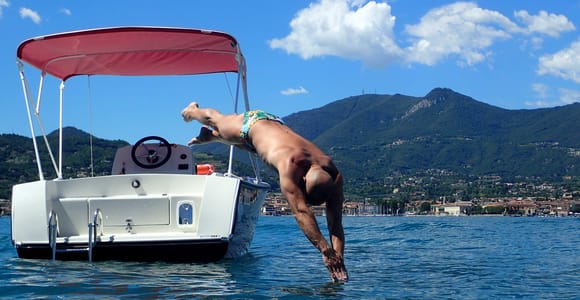 San Felice: E-boat Rental without License