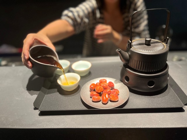 Visit ChengduTraditional and new Chinese tea tasting experience in Chengdu